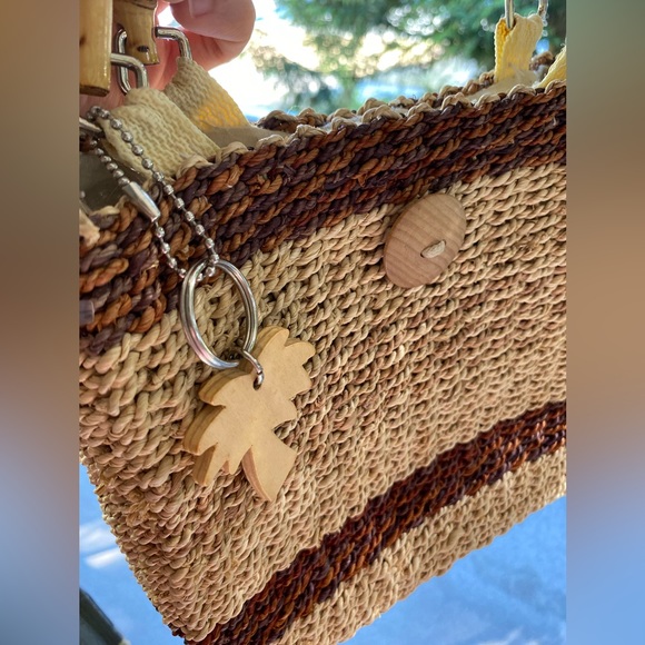 Woven straw small handbag with bamboo handles - Picture 5 of 9